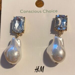 H&M new on card faux baroque Pearl Drop pierced Earrings